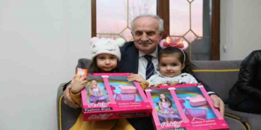 Başkan Aygün, Derince'ye gelen depremzedeleri yalnız bırakmadı