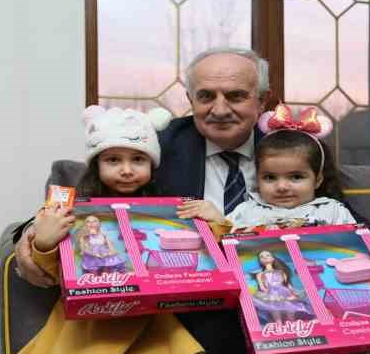 Başkan Aygün, Derince'ye gelen depremzedeleri yalnız bırakmadı