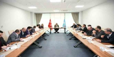 Başkan Özlü: "Depremzedeler için bütçemizi yeniden gözden geçiriyoruz"