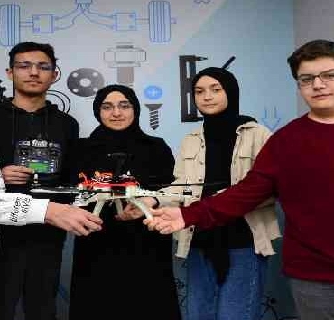 Bu dronu lise öğrencileri üretti