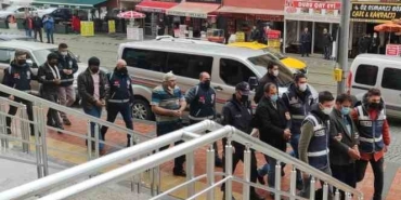 Cinayet işlenmiş evler kundaklanmıştı, 4 sanıktan biri tahliye edildi
