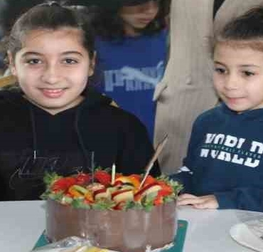 Depremzede Yaren'e doğum günü sürprizi