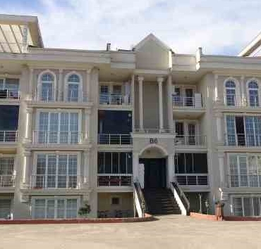 Eşyalarla döşenen 36 daire depremzedelere tahsis edildi