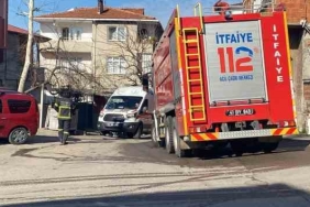 Gecekonduda çıkan yangında 2 kişi dumandan etkilendi