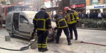 İtfaiye yangını söndürdü, vatandaş meraklı gözlerle olan biteni izledi