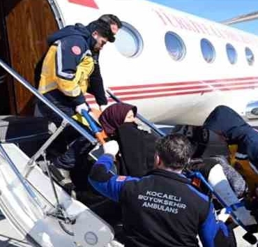 Kocaeli Büyükşehir'in ambulansları depremzedelerin hizmetinde