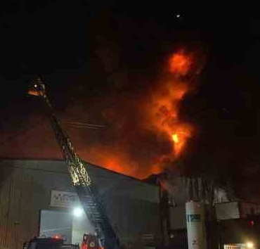 Kocaeli'de fabrika yangını