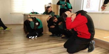 Özel öğrencilere deprem eğitimi