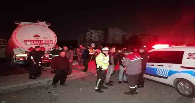 Park halindeyken freni boşalan tanker yoldan çıktı