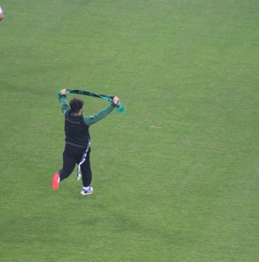 Sahaya atlayıp ortalığı karıştırmıştı, özür diledi