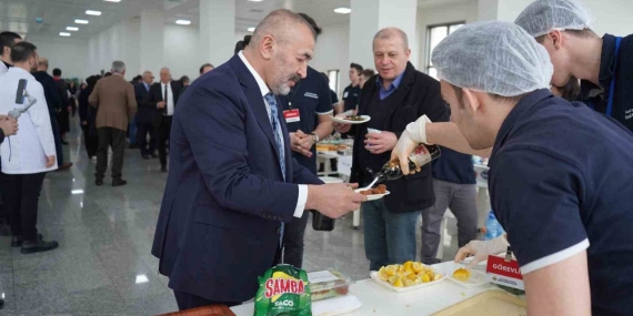 Veliler el emekleriyle yaptı, öğrenciler depremzedeler için satıyor