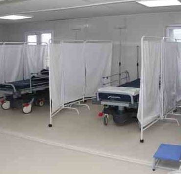 20 günde inşa edilen hastane hizmete başladı