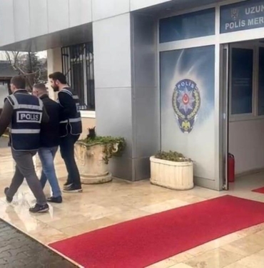 25-yil-hapis-cezasiyla-aranan-dolandirici-15702875_amp