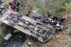 4'ü öğrenci 5 kişinin hayatını kaybettiği feci servis kazası için keşif yapılacak