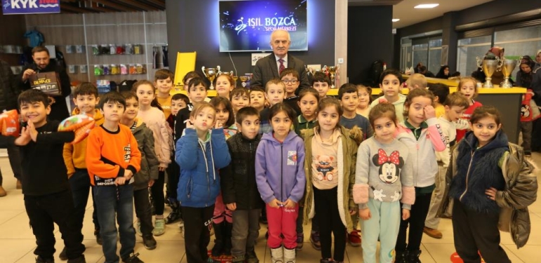 Derince’de 2 bin 329 çocuk havuzla buluşuyor