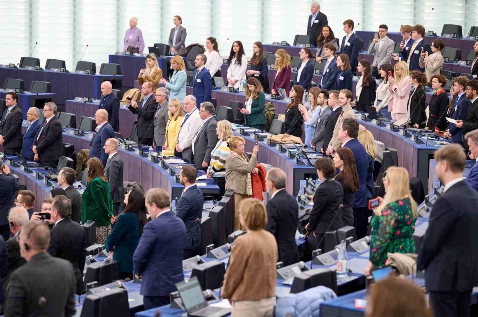 Avrupa Konseyi ’nde depremzedeler için saygı duruşu