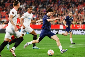 Avrupa Ligi'nde Fenerbahçe, Sevilla'ya 2-0 mağlup oldu