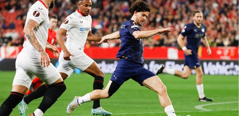 Avrupa Ligi'nde Fenerbahçe, Sevilla'ya 2-0 mağlup oldu