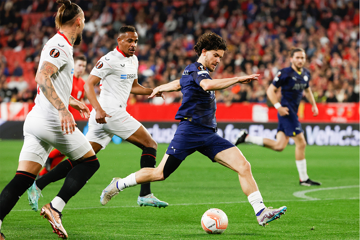 Avrupa Ligi'nde Fenerbahçe, Sevilla'ya 2-0 mağlup oldu