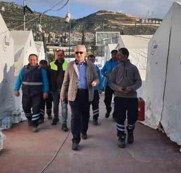 Başkan Aygün, yaraların sarılması için deprem bölgesinde