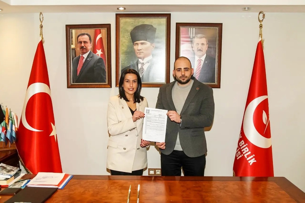 BBP Derince Kadın Kolları Başkanı Aysun Demirel istifa edip milletvekili aday adayı oldu