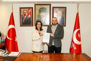 BBP Derince Kadın Kolları Başkanı Aysun Demirel istifa edip milletvekili aday adayı oldu