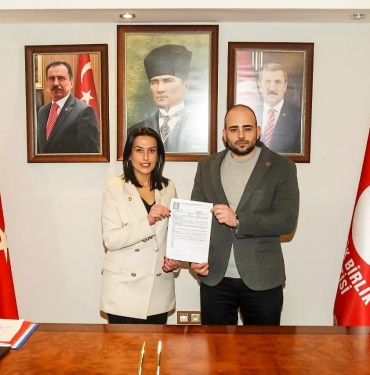 BBP Derince Kadın Kolları Başkanı Aysun Demirel istifa edip milletvekili aday adayı oldu