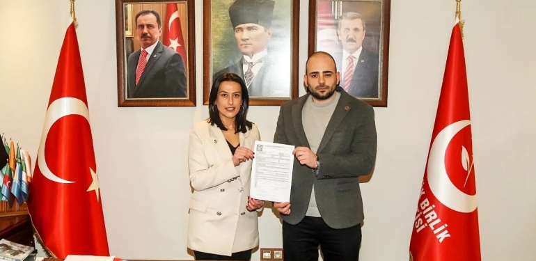 BBP Derince Kadın Kolları Başkanı Aysun Demirel istifa edip milletvekili aday adayı oldu