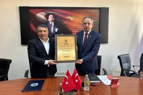 Belediye başkanından kaymakama fahri hemşehrilik beratı