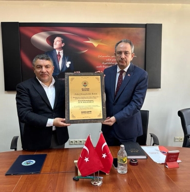 Belediye başkanından kaymakama fahri hemşehrilik beratı