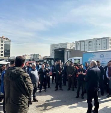 Binlerce Ramazan kolisi, konvoylarla yola çıktı