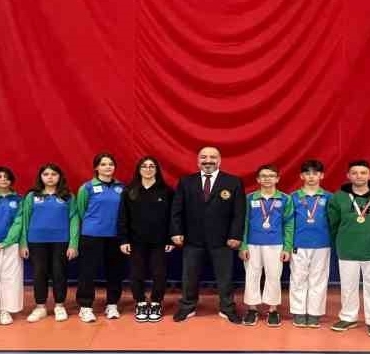 Çayırova Belediyesi karate takımı 7 madalya kazandı