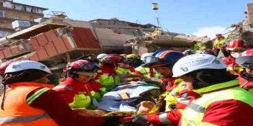 Depremde 56 kişiyi sağ çıkaran ekip Zeynep'i unutamıyor