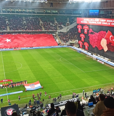 Depremzedeler için koreografi