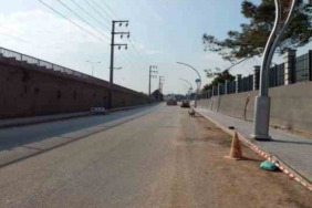 Derince Millet Bahçesi çevresine 700 metre uzunluğunda yaya kaldırımı yapılıyor