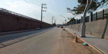 Derince Millet Bahçesi çevresine 700 metre uzunluğunda yaya kaldırımı yapılıyor