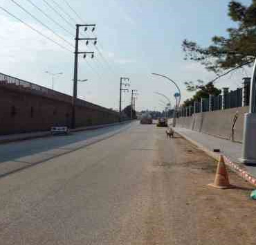 Derince Millet Bahçesi çevresine 700 metre uzunluğunda yaya kaldırımı yapılıyor