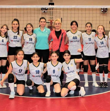 Derincespor ’un midi kızlarından galibiyet