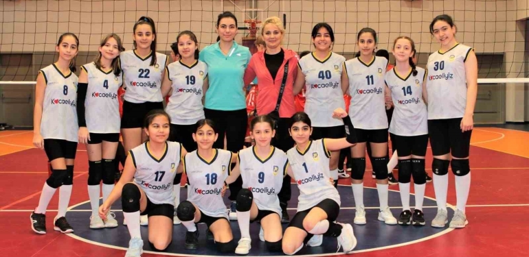 Derincespor ’un midi kızlarından galibiyet