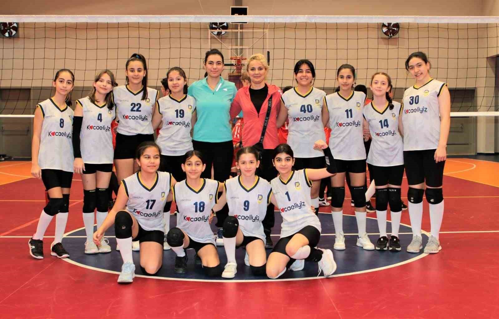 Derincespor ’un midi kızlarından galibiyet