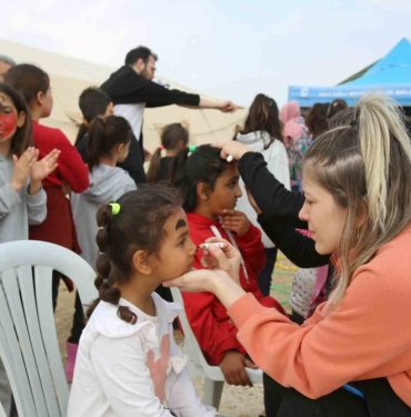 Etkinliklerle çocuklar deprem psikolojisnden uzaklaştırılıyor