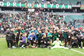 Galibiyetleri seriye bağlayan Kocaelispor, beşinci viteste