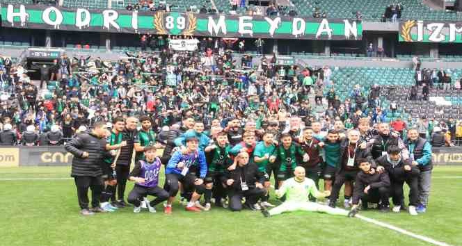 Galibiyetleri seriye bağlayan Kocaelispor, beşinci viteste