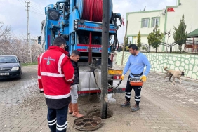 İzmit Belediyesi, selden etkilenen bölgelerde yaraları sarıyor