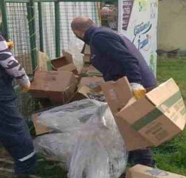 İzmit'te tonlarca ambalaj atığı toplanıyor