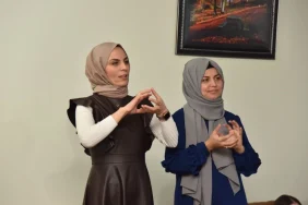 kartepeli-cocuklar-isaret-diliyle-tanisti