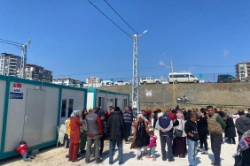 Kocaeli Büyükşehir, Hatay Defne ’de 120 konteyneri tamamladı