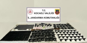 Kocaeli ’de bir ayda 28 silah ve 835 silah parçası ele geçirildi