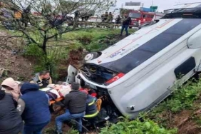 Kocaeli'de işçi servisi devrildi: 8 yaralı