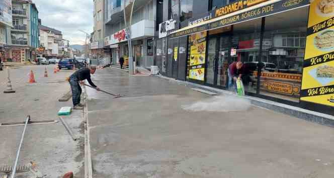 Körfez'de üstyapı çalışmaları sürüyor